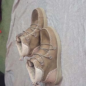 Hey Dude Tan Lace-Up Boots